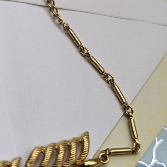 Vintage 16" Necklace Articulated 18k gold plated Vintage Rare and Elegant Unsign - Picture 4 of 10